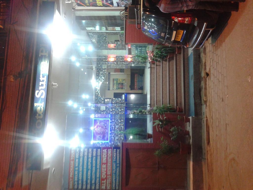 Hotel Surya Plaza Yeni Delhi Dış mekan fotoğraf