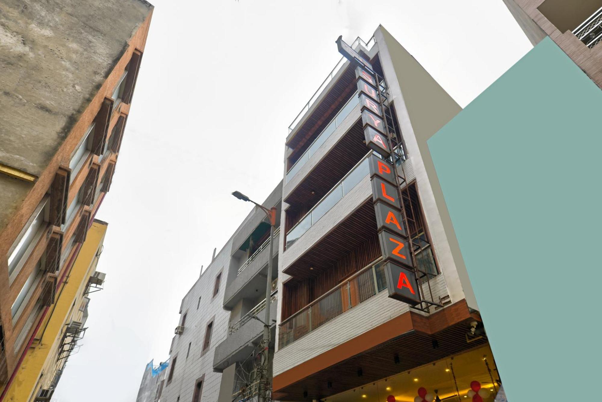Hotel Surya Plaza Yeni Delhi Dış mekan fotoğraf