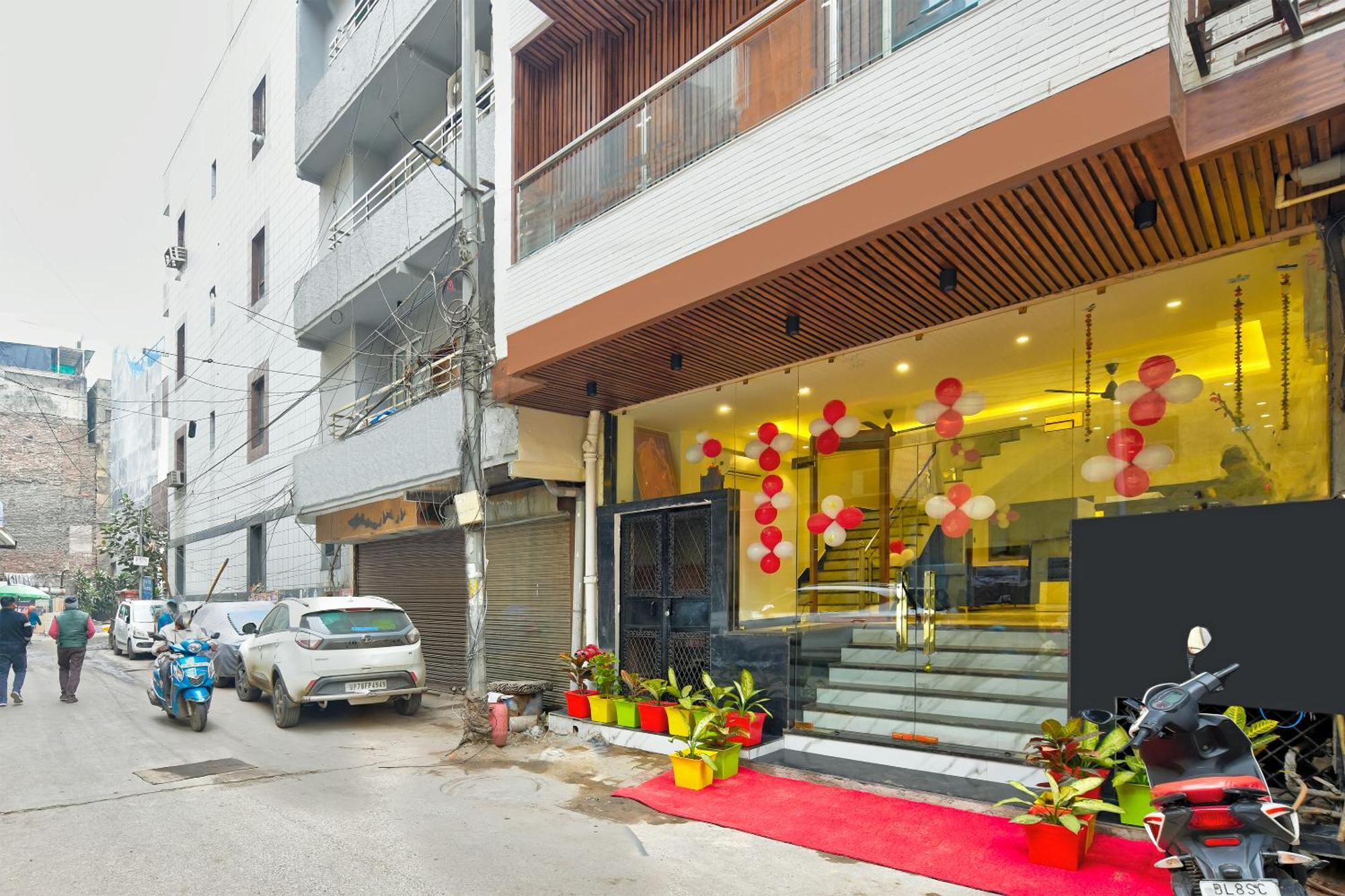 Hotel Surya Plaza Yeni Delhi Dış mekan fotoğraf