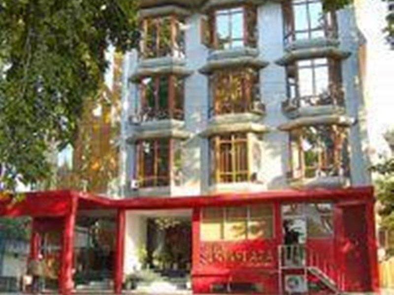 Hotel Surya Plaza Yeni Delhi Dış mekan fotoğraf