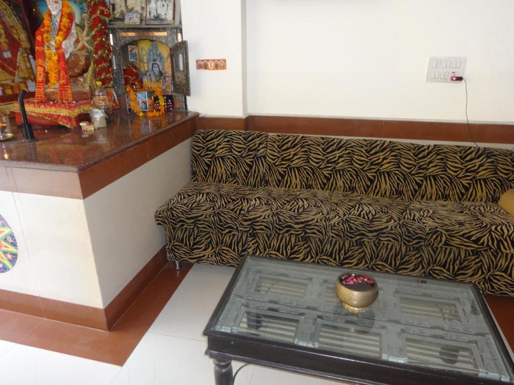 Hotel Surya Plaza Yeni Delhi Dış mekan fotoğraf