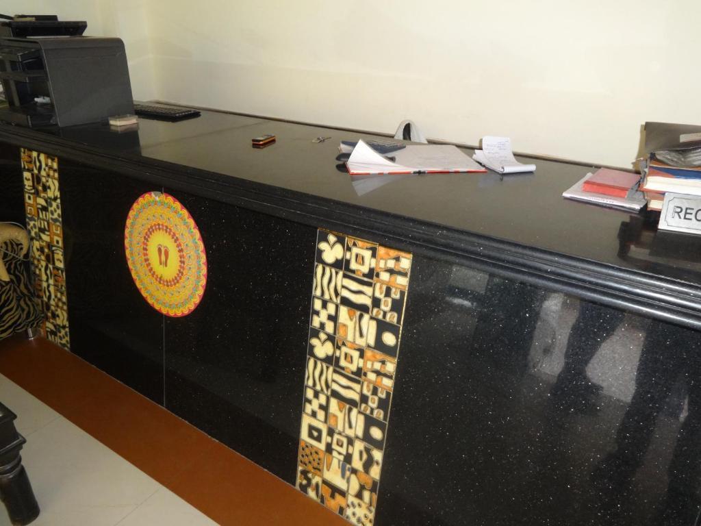 Hotel Surya Plaza Yeni Delhi Dış mekan fotoğraf